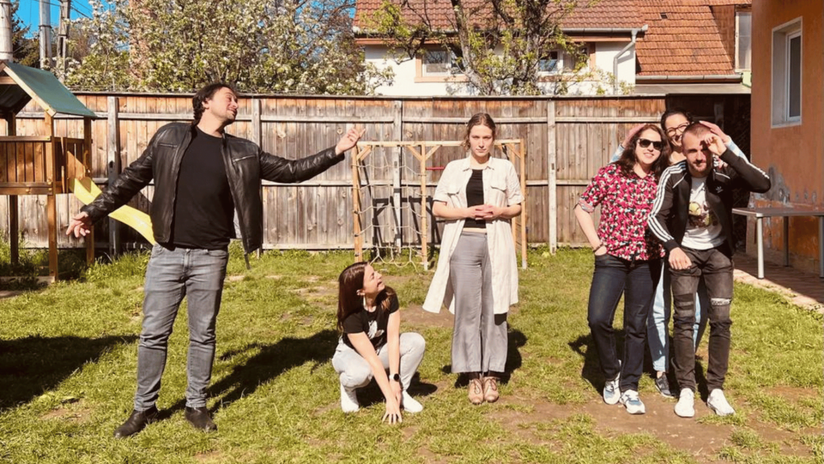 La ce te ajută teatrul, improvizația și abilitățile de comunicare?