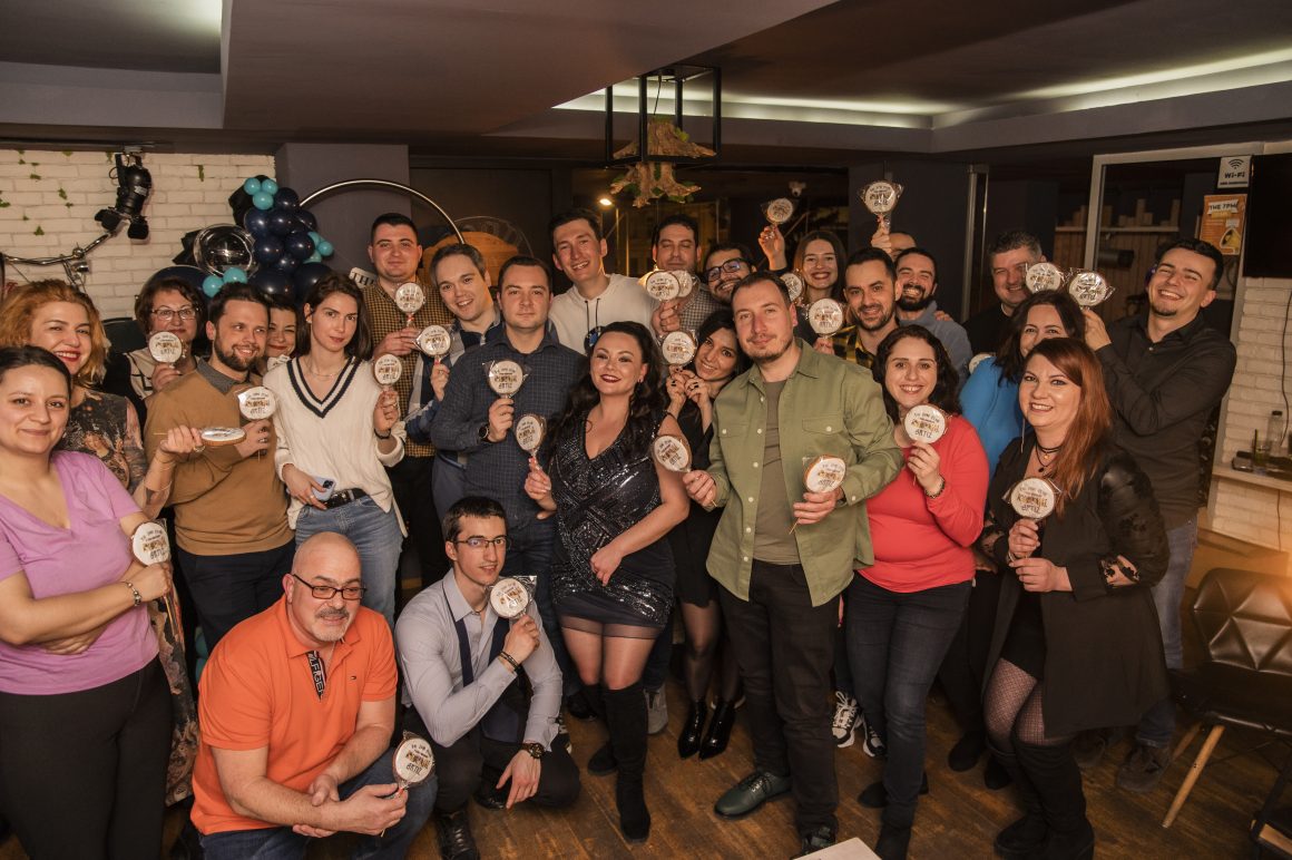 Banner acasa - despre noi  Cine este ARTIZ?